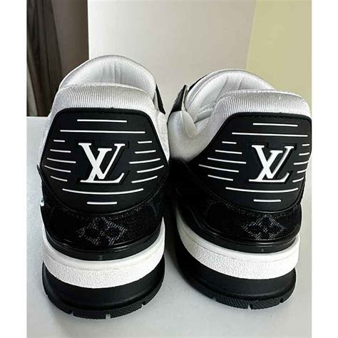 Jelly studio – Louis Vuitton trainer sneaker V2.